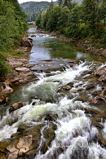 Probiy-Waterfall-in-Yaremche-