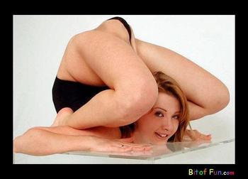 07136402_wei_contortionist_answer_5_xlarge